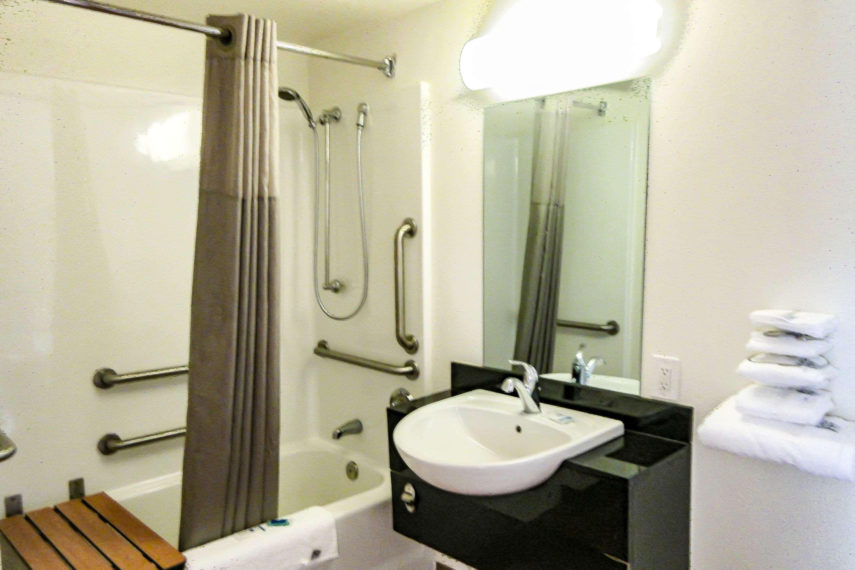 Rodeway Inn ألتونا المظهر الخارجي الصورة