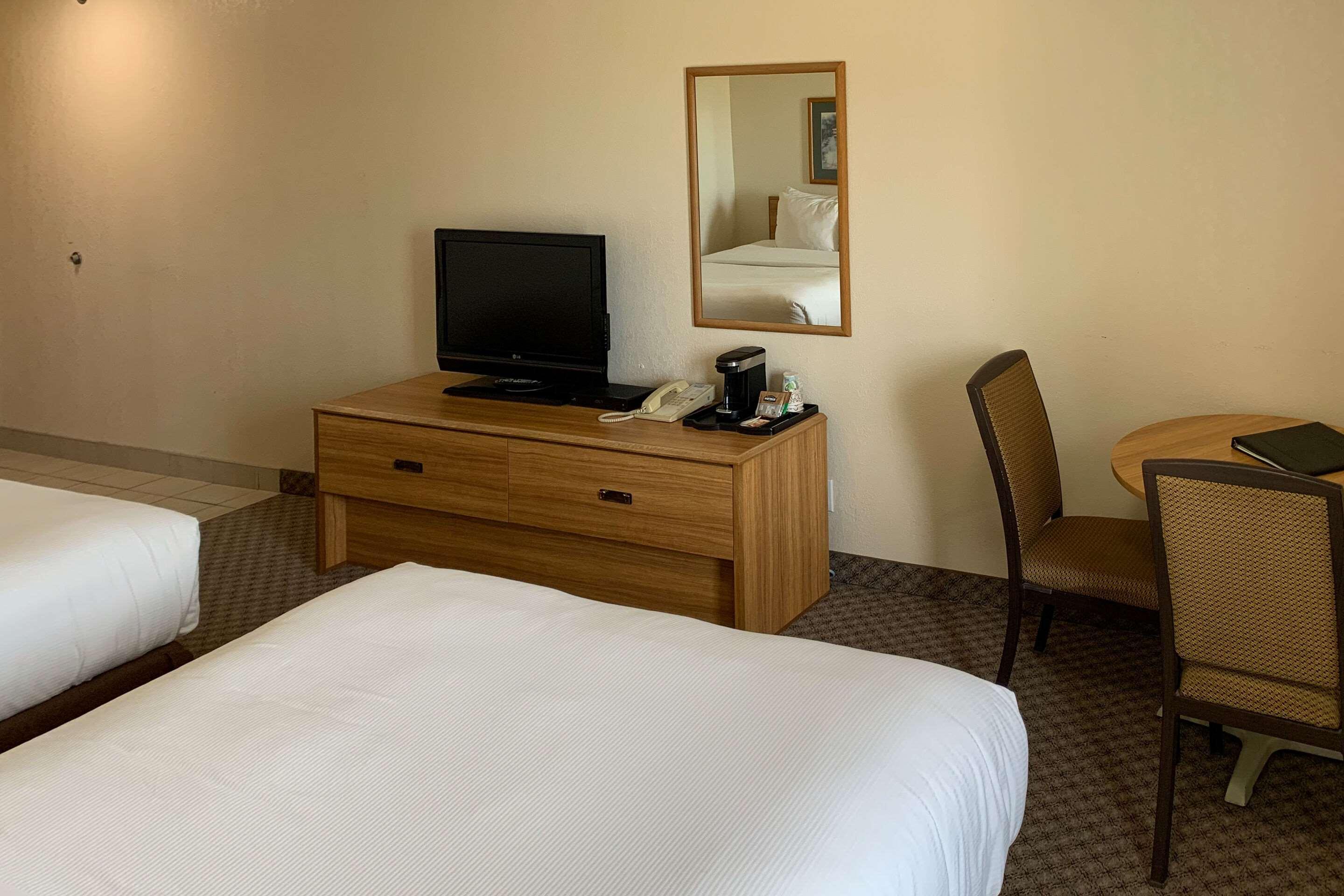 Rodeway Inn ألتونا المظهر الخارجي الصورة