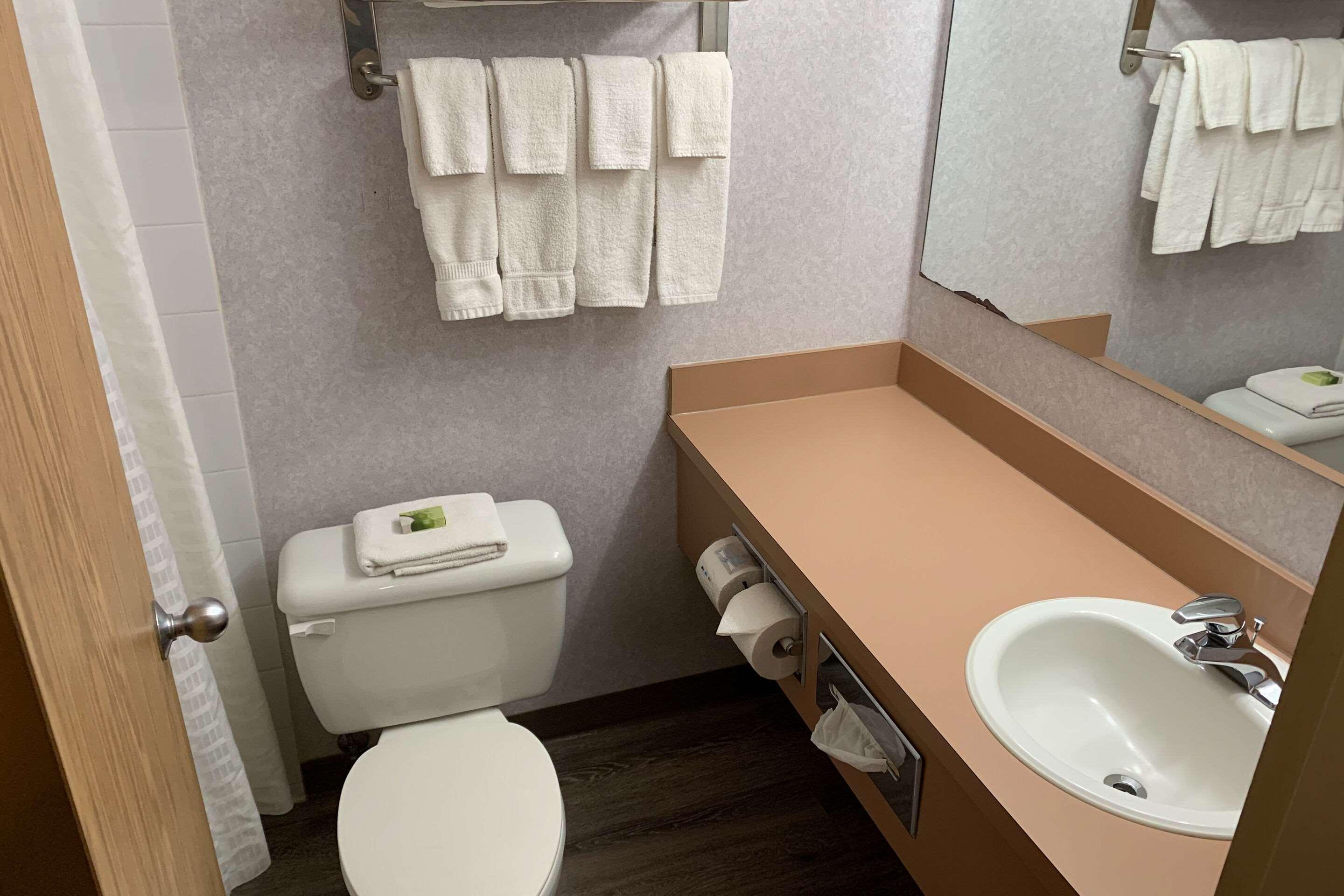 Rodeway Inn ألتونا المظهر الخارجي الصورة